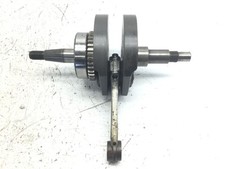 MOTORWELLE MIT SCHMUTZSPUREN