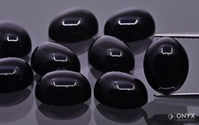 Onyx-Cabochon oval 9x7, 10x8