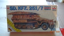 14.Esci Ertl 8343 Sd.Kfz.251/7