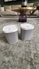 2 Sonos Play 1 Multiroom Lautsprecher - Weiß mit neuer Wandhalterung von Vogel‘s