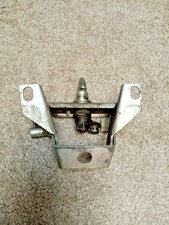 Motorhaubenschloss mit Feder