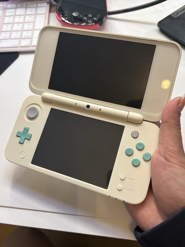 New nintendo 2ds - new,