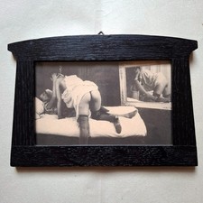 Kleiner antiker Wechselrahmen Holz mit Akt Erotik Postkarte etwa 1910 ca. 12x18