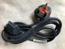 UK 3 Pin Netzkabel mit Sicherung - Stecker Typ G auf C 13, 2 m, schwarz, I-SHENG