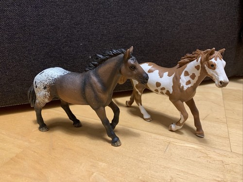 Schleichpferde