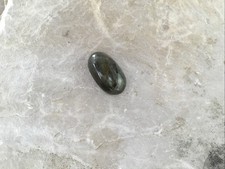 Edelstein Cabouchon Jade? Nephrit? 1,8/1/0,7 cm poliert Schön Versand 8.12.25!