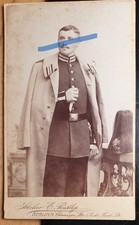 Soldat in Uniform Parade Helm Mantel - Garde ? / 1904 CDV E. Postlep Berlin