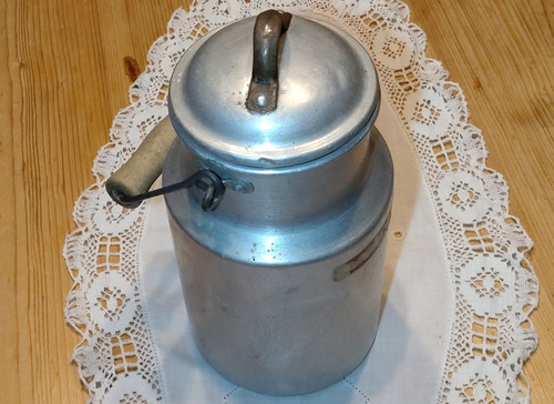 Alte kleine milchkanne - alte,