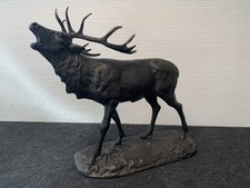 Bronze Hirsch signiert M
