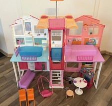 Barbie Haus Traumvilla, Stadthaus mit 3-Etagen und 5 Zimmern, inkl Zubehör