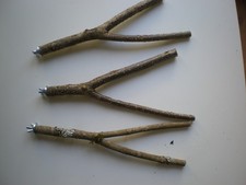 3 Sitzstangen Naturholz in Y