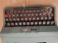 Kult Typewriter Olivetti letter 32, classic, 60s, 60er, Schreibmaschine, Vintage