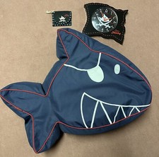 Capt n Sharks 3 Teile Wanduhr, Portmonee, Sitzsack / Bodenkissen 70x 60 X 15 cm