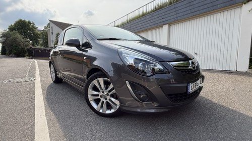 Opel corsa satellite - opel,