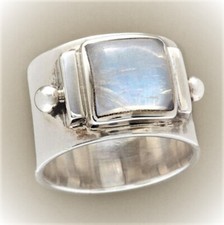 Vintage Ring/ Lab Mondstein