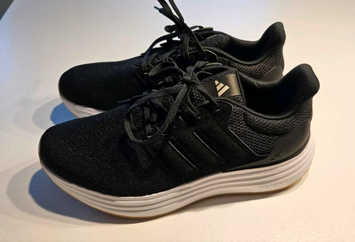 Top adidas sneaker - ❌,