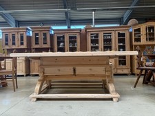 Uriger Jogltisch Bauerntisch