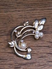 Alte Brosche Metall Goldfarben Strasssteine ​​Perlen Vintage