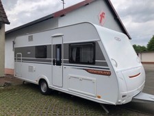 Wohnwagen LMC Style 490K mit Mover und Vorzelt