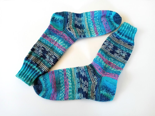 Selbstgestrickte socken opal - selbstgestrickte,