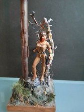 Hersteller ? Diorama SF Kriegerin bemalt - Resin 90 mm - Top Bemalung