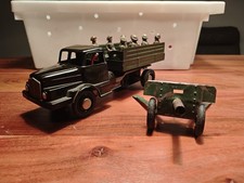 MSW MSB LKW Gigant G5 NVA 8 NVA-Soldaten mit Kanone guter Zustand DDR Bakelit 