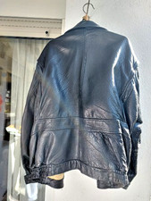 Schweres schwarzes gehämmerte