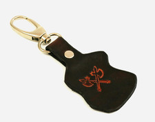 Schlüsselanhänger Leder braun Doppelaxt Prägung Handarbeit Unikat Axt Karabiner