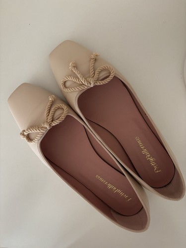 Pretty ballerinas - pretty,