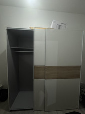 Kleiderschrank mit