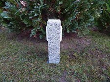 Gartensteckdose Granit Stele