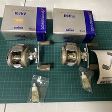 Daiwa Team Daiwa-X 103HV Rechtshand Köderrolle | TeamDAIWA-X 105HV 2er Set Made