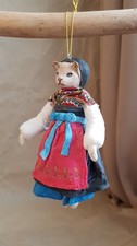 Wattefigur Katze im Tracht