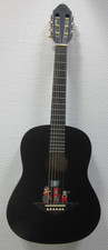 C430 M BLK Pirat Schwarz klassische Gitarre mit Decke aus Lindenholz