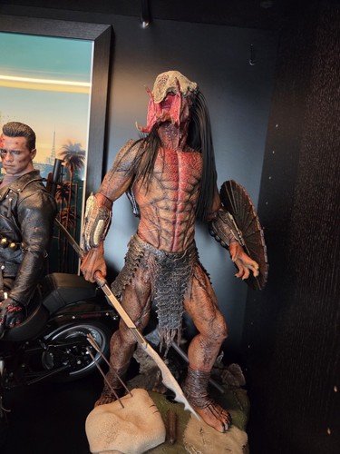 Prey feral predator - 1/6, hot