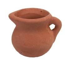 Krug aus rotem ton - mit, 2
