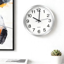 Wanduhr mit Edelstahl Rahmen