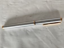 Aus einer Auflösung: toller alter Füller -markenlos-