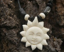 Amulett-  Sonne  aus Bone Knochen Durchmesser ca. 3,5 cm