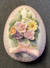 Porzellanschatulle mit