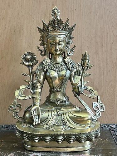 Außergewöhnlicher buddha - außergewöhnlicher,
