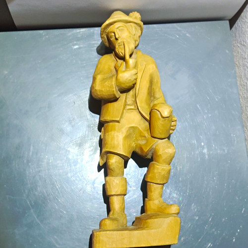 Handgeschnitzte holzfigur mann - holzfigur,