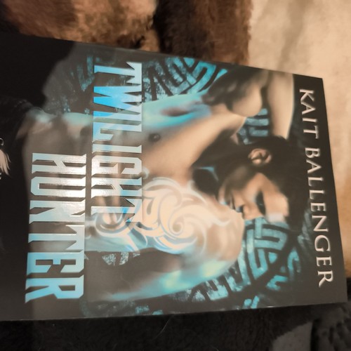 Twilight hunter von ballenger - twilight,