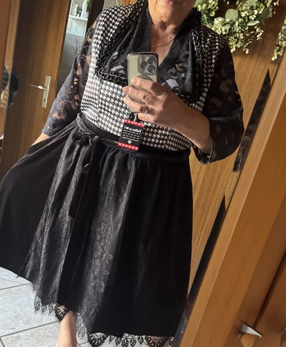 Brandneues dirndl im - dirndl,,