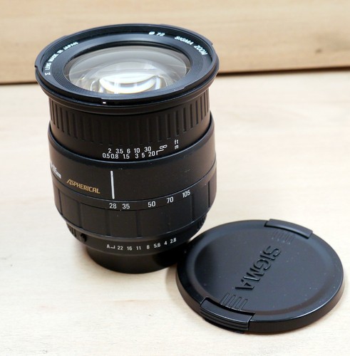 Sigma zoom 105 - 2,8-4/28-105,