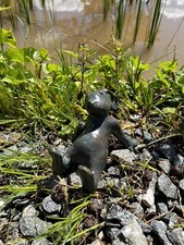 Bronze Skulptur Lustiger Hase