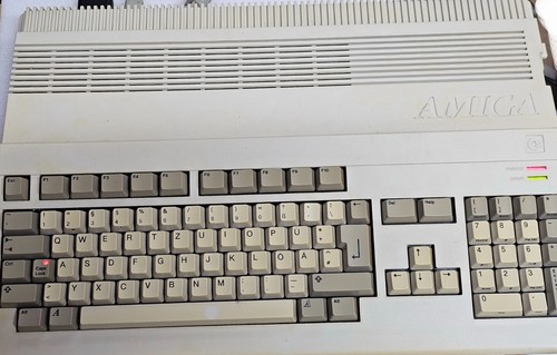 Commodore amiga 500 chicken - commodore,