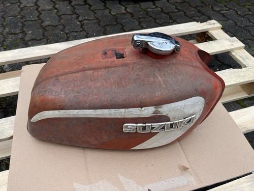 Suzuki 380 tank - suzuki, zum