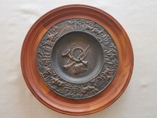 Prunk-Teller Eisen auf Holz 