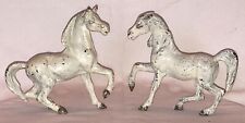 Zwei Pferde aus Metall Tierfiguren Gusseisen (?) Deko Figur